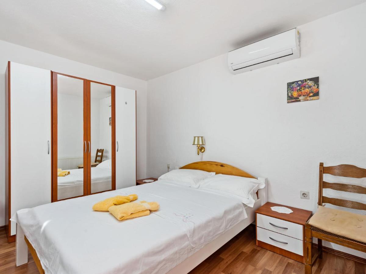Cosy Holiday Home In Zadar With Garden Kültér fotó