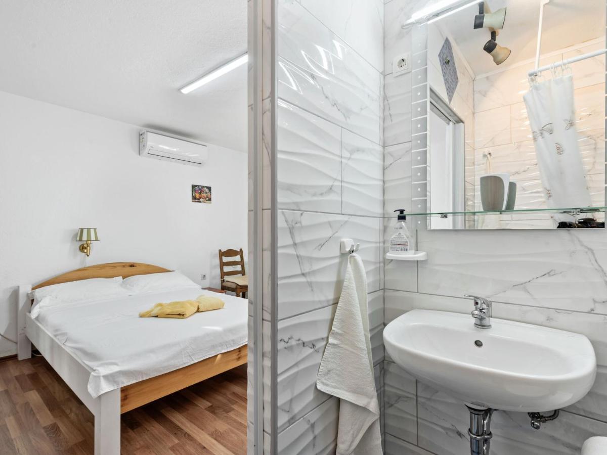 Cosy Holiday Home In Zadar With Garden Kültér fotó